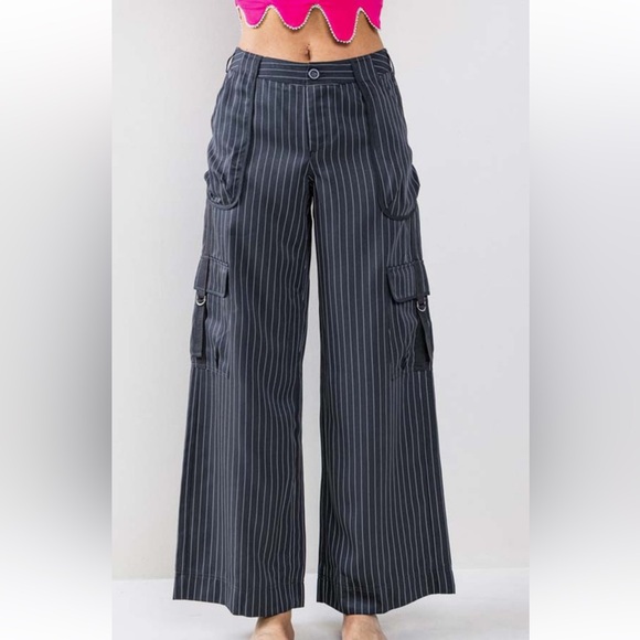 Fabulous Striped Cargo Wide Leg Pants - Picture 2 of 4